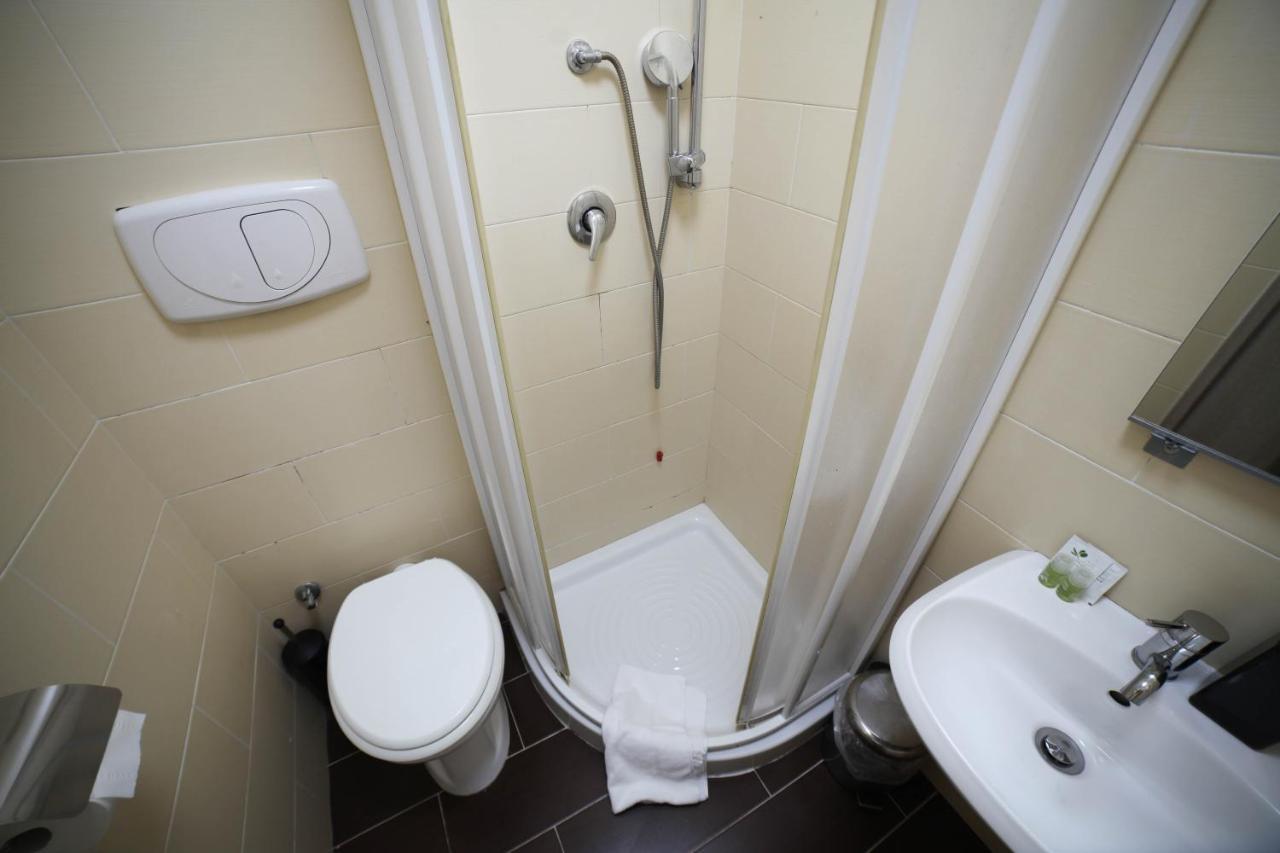 Kaydee Guesthouse Rome Bagian luar foto