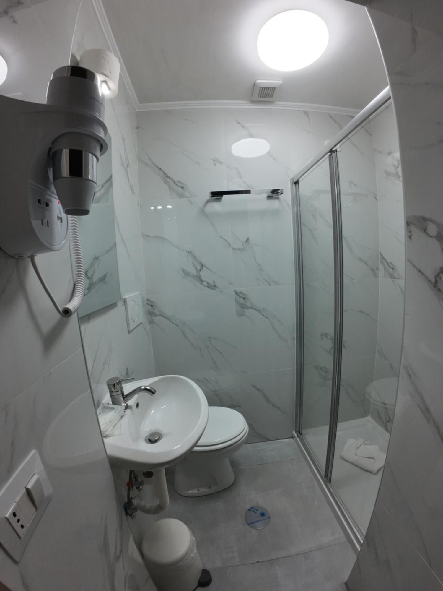 Kaydee Guesthouse Rome Bagian luar foto