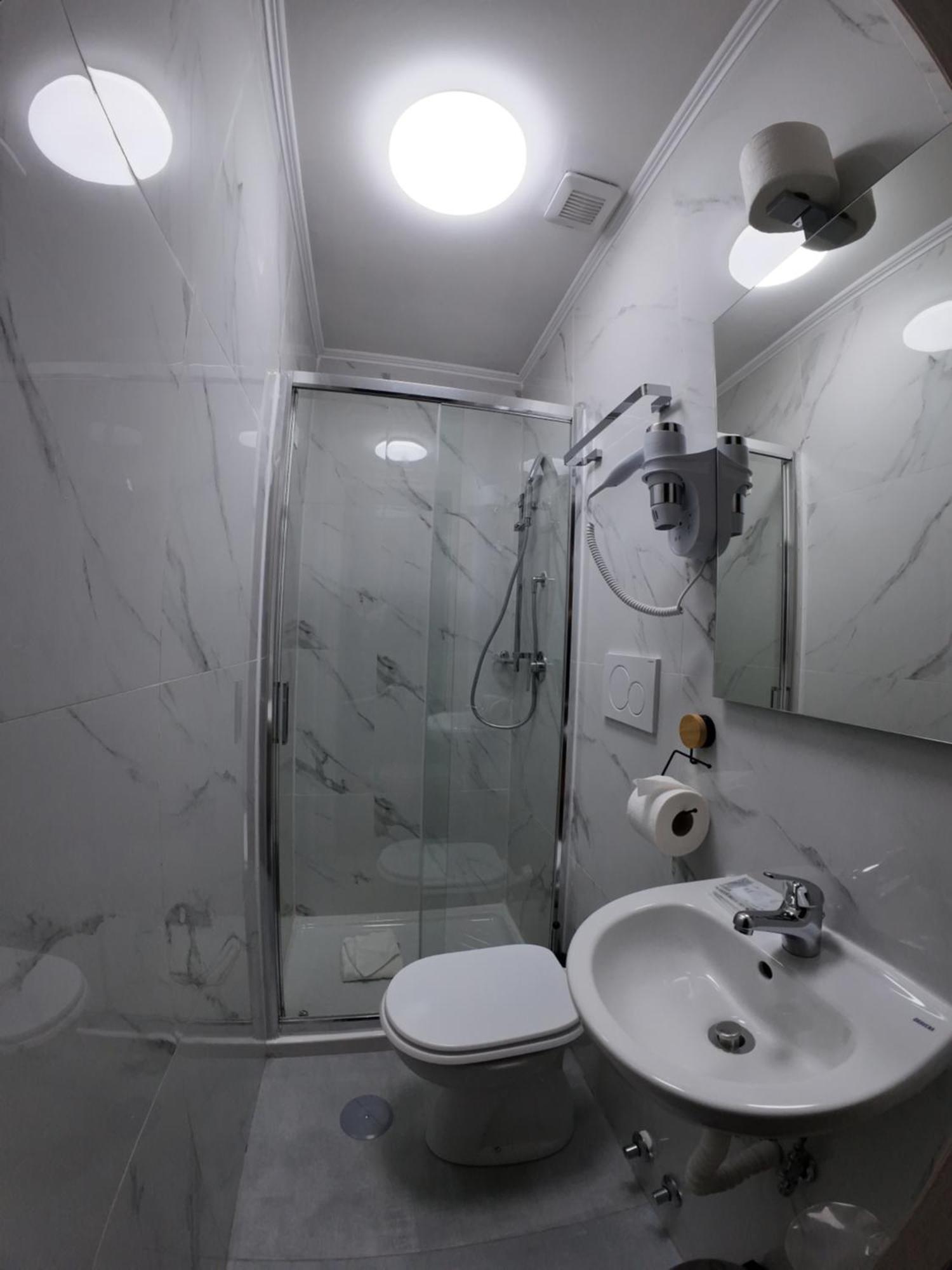 Kaydee Guesthouse Rome Bagian luar foto